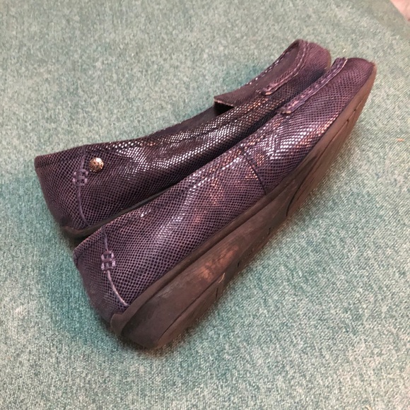 Violet moccasins - Picture 2 of 3